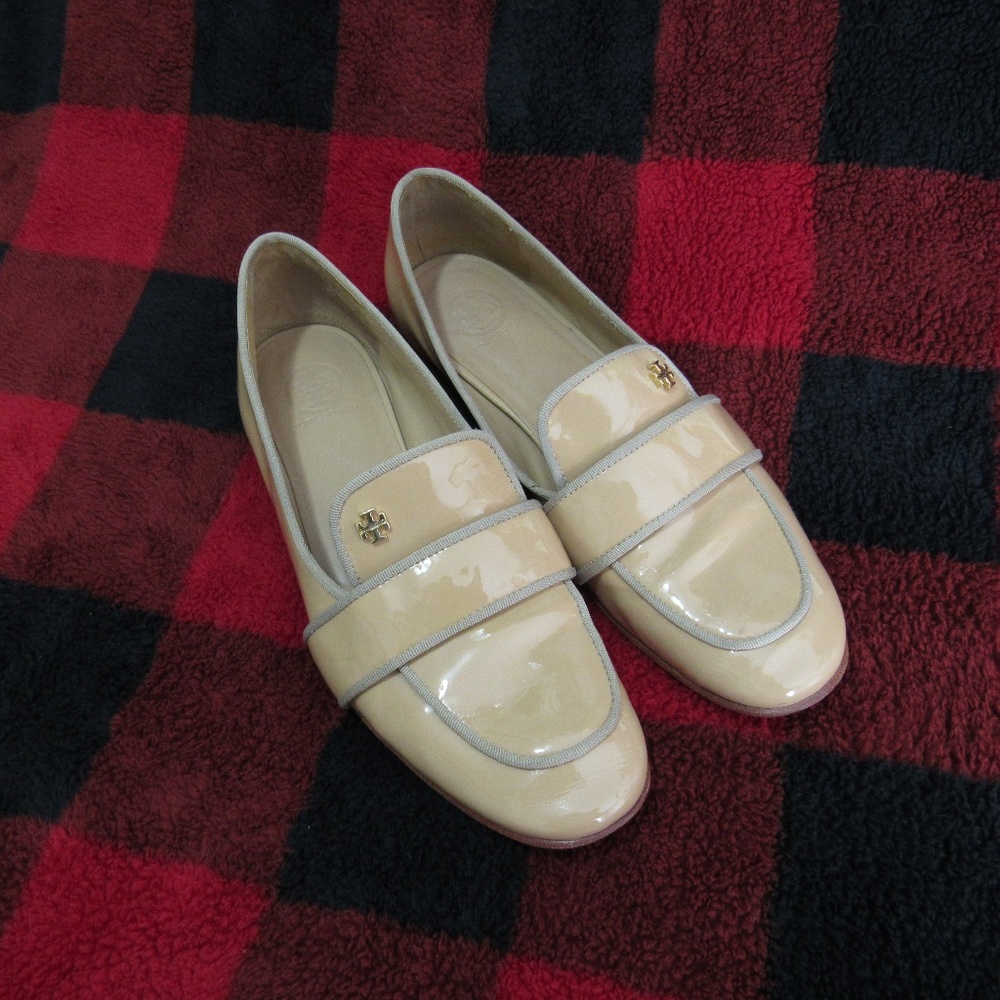 Tory Burch Evette Loafers in Sun Beige